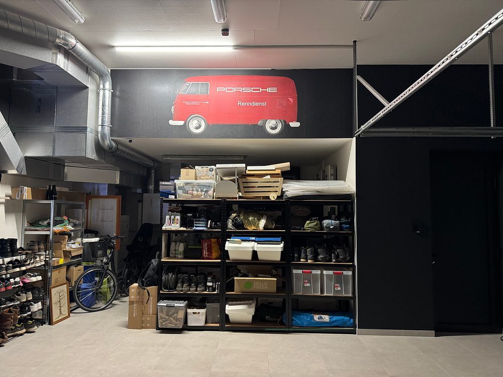 VW Bus T1 Porsche racing service  by aRi F. Huber 