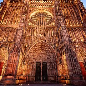 Das Straßburger Münster, an einem menschenleeren, frühen Morgen von Martijn