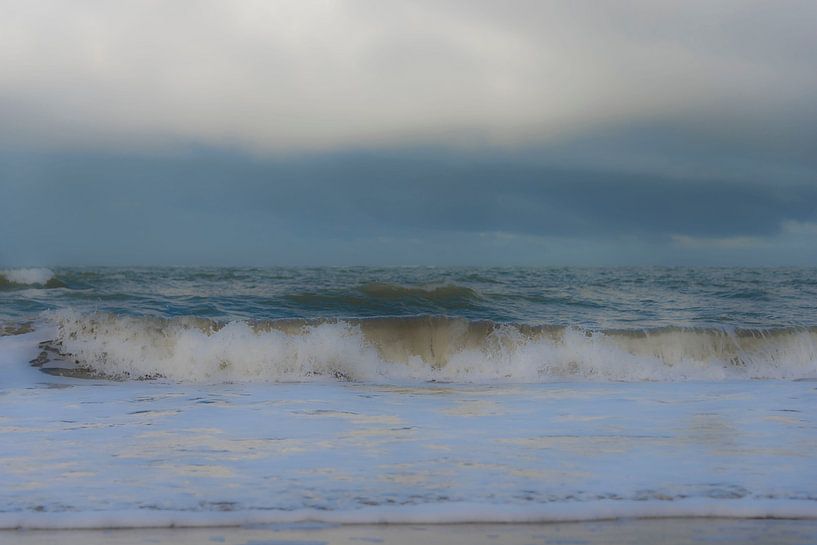 Waves by Ans Bastiaanssen