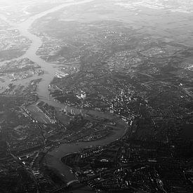 Photo aérienne de Rotterdam et de la Meuse sur Erwin Lodder