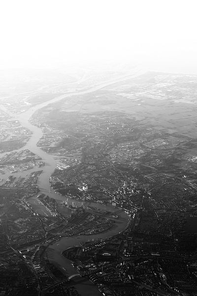 Luchtfoto Rotterdam en de Maas van Erwin Lodder