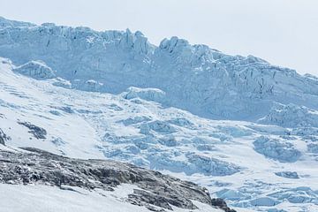 De gletsjer Bødalsbreen in Noorwegen van Arja Schrijver Fotografie