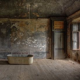 Die verlassene italienische Badewanne von Wesley Van Vijfeijken
