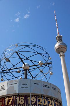 BERLIJN Wereldtijdklok en televisietoren - tijdloos van Bernd Hoyen