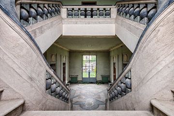 Lost Place - Treppen Architektur von Gentleman of Decay