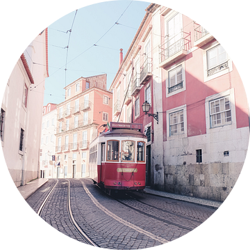 Lissabon tram van Studio Stiep