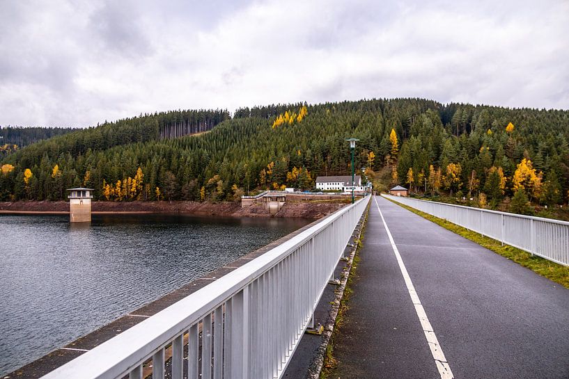 Herfstwandeling rond de Ohratal dam bij Luisenthal - Thüringer Woud van Oliver Hlavaty