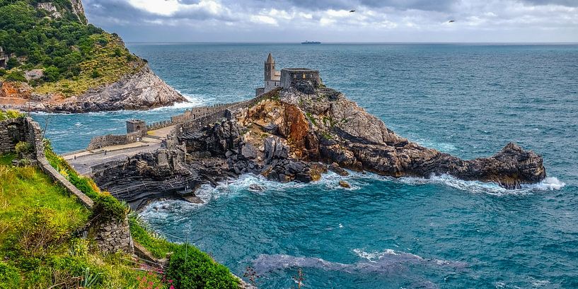 Sint Pieter Kerk, Portovenere, Ligurië, Italië. van Jaap Bosma Fotografie