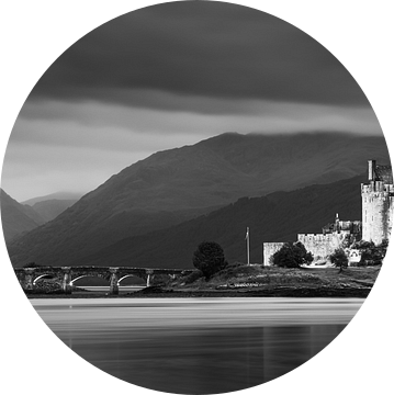Eilean Donan Castle in Zwart-Wit van Henk Meijer Photography