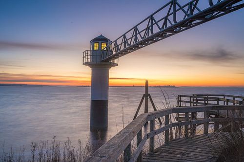 Lever de soleil sur le phare d'Oostmahorn