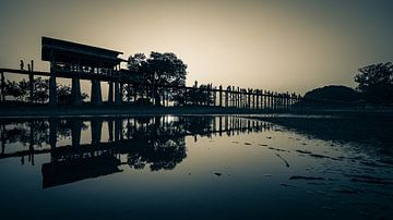 Die U Bein Brücke in Myanmar von Roland Brack