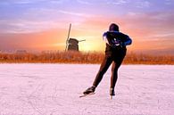 Eenzame schaatser bij zonsondergang in de winter von Eye on You Miniaturansicht