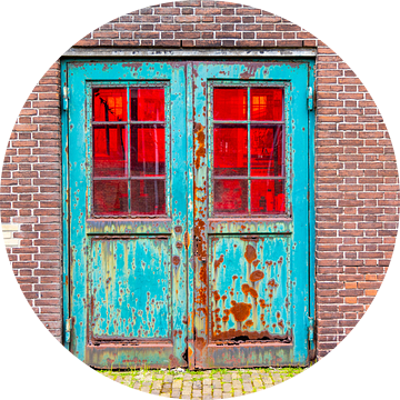 Urbex - Verroeste dubbele deur van Photo Henk van Dijk
