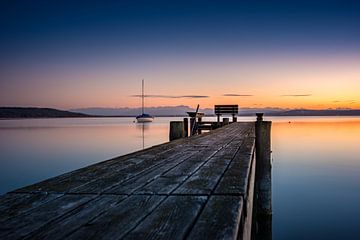 La passerelle au coucher du soleil sur Hannes Cmarits