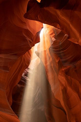 Upper Antelope Canyon with light beam.