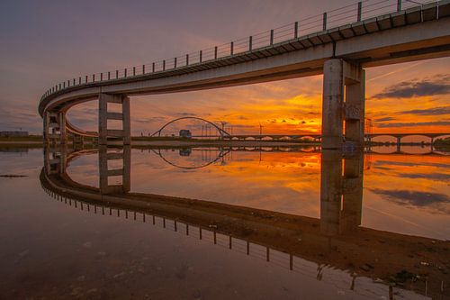 Blick von der Segensbrücke auf De Oversteek bei Lent Nijmegen