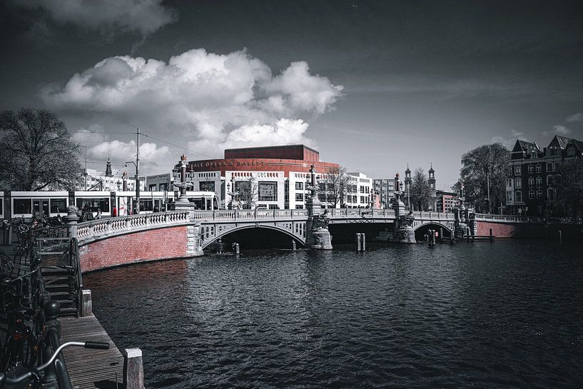 Amsterdam in Nederland is niet alleen zwart en wit van Thilo Wagner