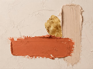 Modern Minimalisme in Aardse structuren met goud in dikke verf (Impasto)