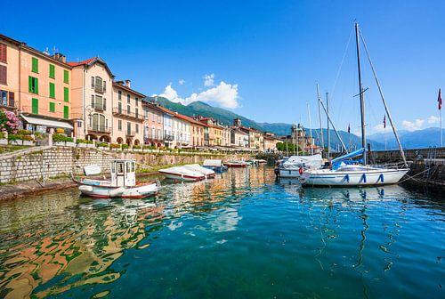 Gezellige boulevard van Cannobio, Lago Maggiore