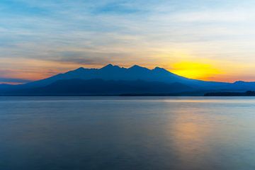 Sonnenaufgang über Lombok von Floris Kok