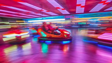 Gillen van plezier op de kermis van Jenco van Zalk
