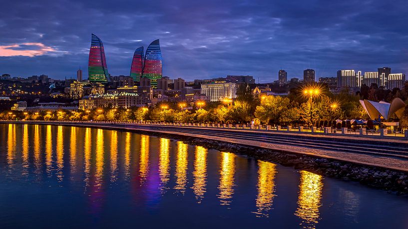 Flame Towers, Bakoe, Azerbeidzjan van Adelheid Smitt