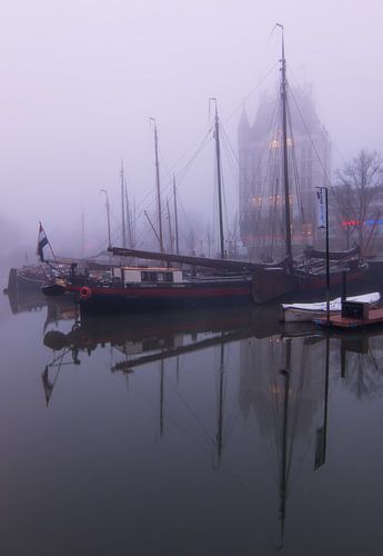 Oude haven in de mist