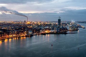 Westelijke skyline van  Amsterdam van Peter Bartelings