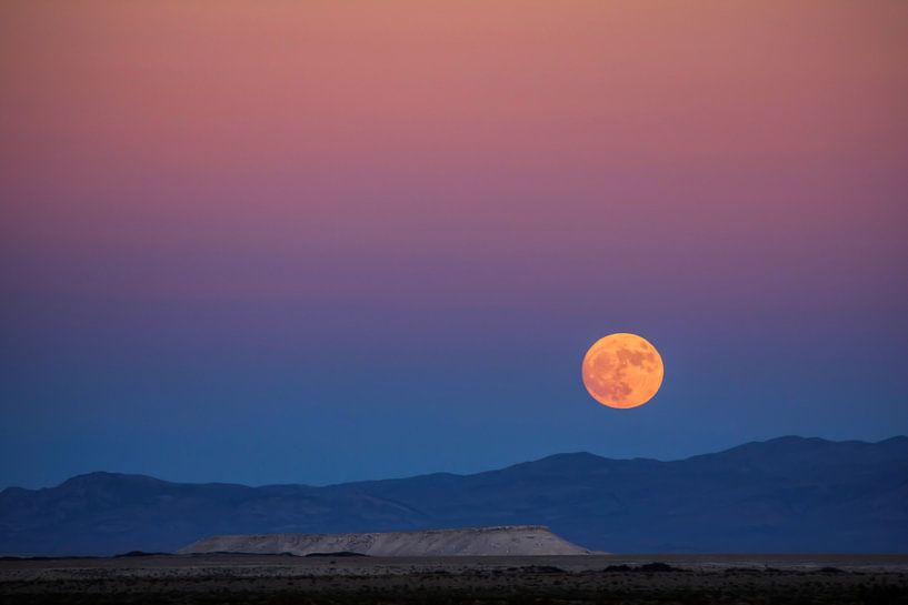 Maan boven Nevada van Yvonne Smits