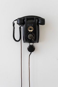 Vintage Zwarte Draaitelefoon - Retro Wanddecoratie van Jolanda Hugens Kommers