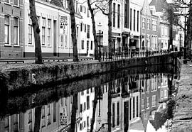 Singel in Amersfoort in zwart/wit by Jellie van Althuis