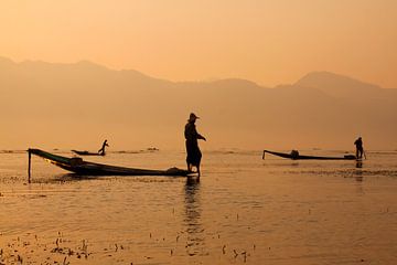 Vissers op Inle Lake in Myanmar