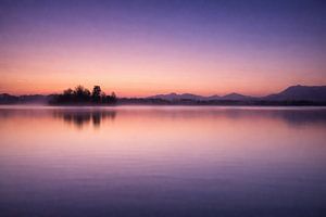 Sonnenaufgang am Staffelsee in Oberbayern