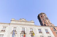 foto van het gemeentehuis - stadhuis - belfort van Menen met blauwe lucht , West-Vlaanderen , Belgie van Fotografie Krist / Top Foto Vlaanderen thumbnail
