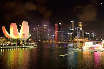 Nachtzicht over Marina Bay van Frank's Awesome Travels
