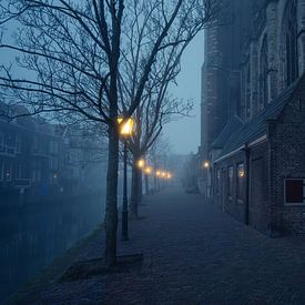 L'heure bleue dans la vieille ville de Dordrecht sur Raoul Baart