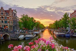 Zonsondergang in Amsterdam van Hanno de Vries