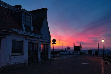 Goldener Morgen in Volendam von Chris Snoek