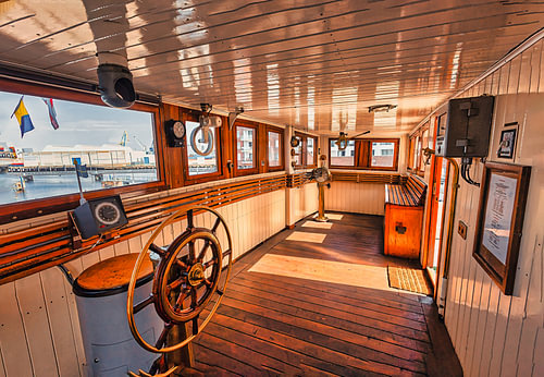 Op de brug van het schip – stoomijsbreker Stettin van Holger Felix