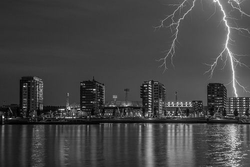 Feijenoord stadion met onweer 6