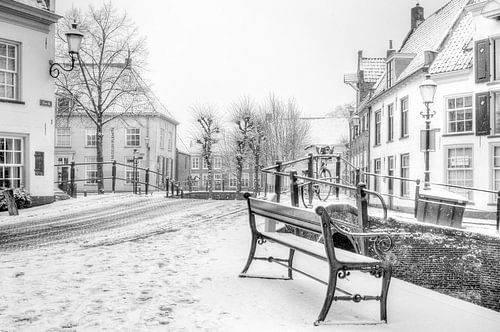 Winter op het Havik in historisch Amersfoort zwartwit