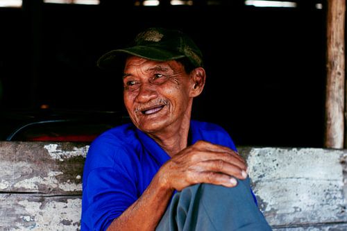 Oude man in Indonesië