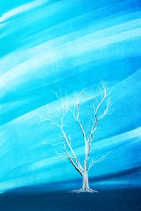 Grand fond blanc arbre sans feuilles de bleu