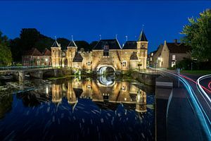 Koppelpoort Amersfoort in der Nacht von Renzo Gerritsen