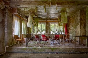 The dining room by Frans Nijland