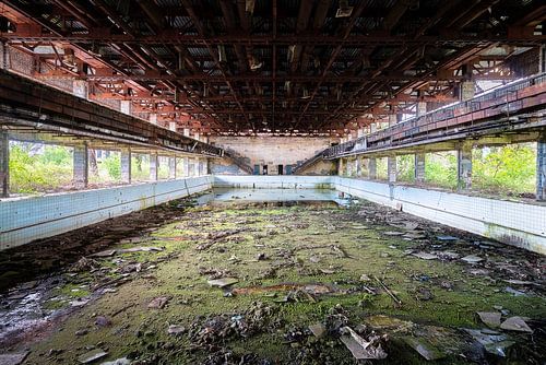 Piscine abandonnée.