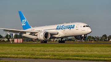 Landing Air Europa Boeing 787-8 op Schiphol. van Jaap van den Berg