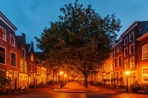 Leiden's Hooglandse Kerkgracht in the evening (0217)