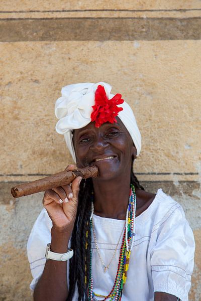 Cubaanse lachende vrouw met dikke Cubaanse sigaar van 2BHAPPY4EVER.com photography & digital art