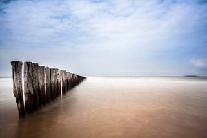 Brise-lames dans la mer